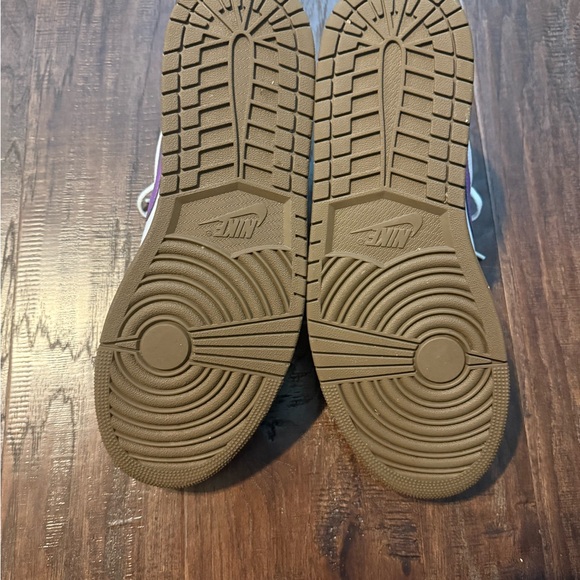 Jordan 1 size 13 - Picture 4 of 5